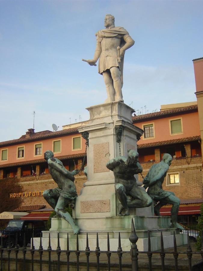 Antica Casa Ceccardi Apartment Livorno Luaran gambar